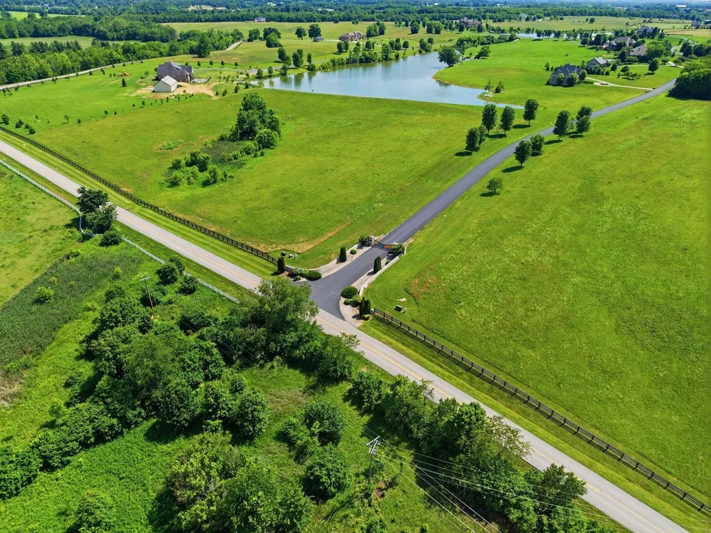 4100 Ambergy Court Lexington KY 40516