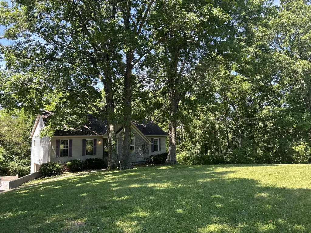 69 Hickory Woods Court Taylorsville KY 40071