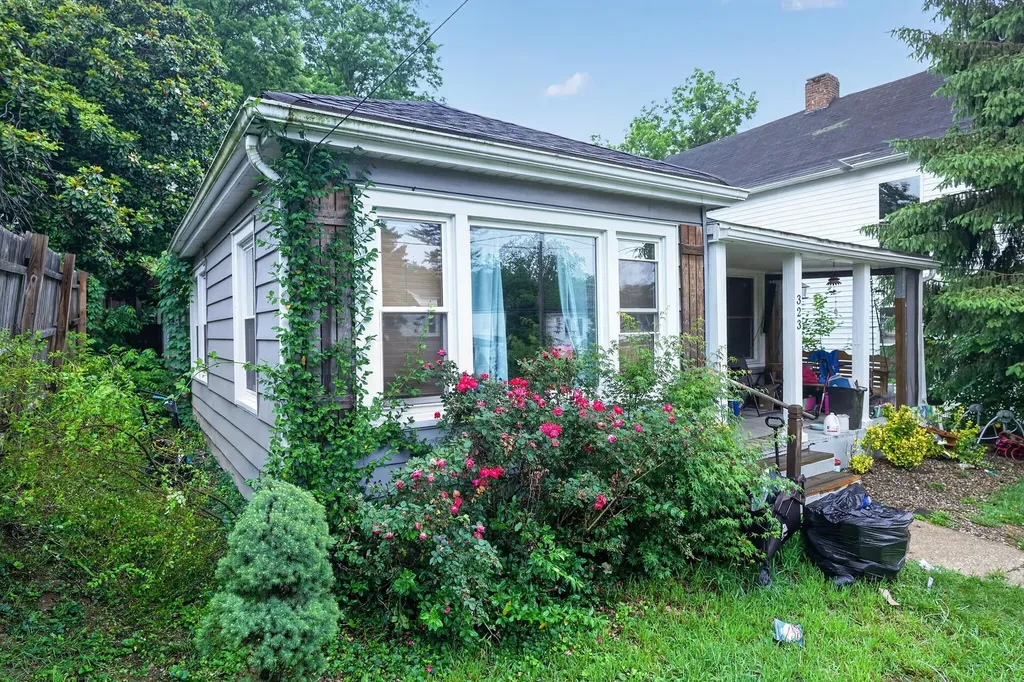323 W High Street Mt Sterling KY 40353