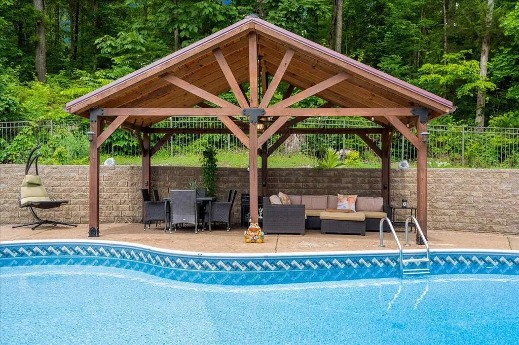 200 Old Log Lick Road Winchester KY 40391