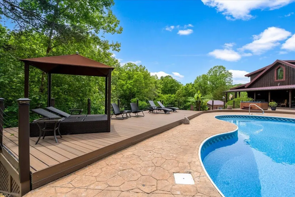200 Old Log Lick Road Winchester KY 40391