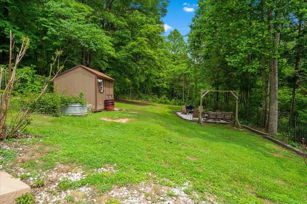 200 Old Log Lick Road Winchester KY 40391