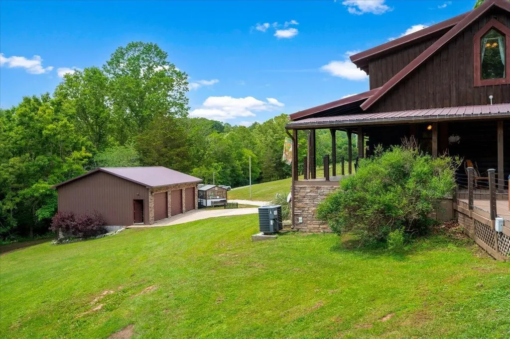 200 Old Log Lick Road Winchester KY 40391