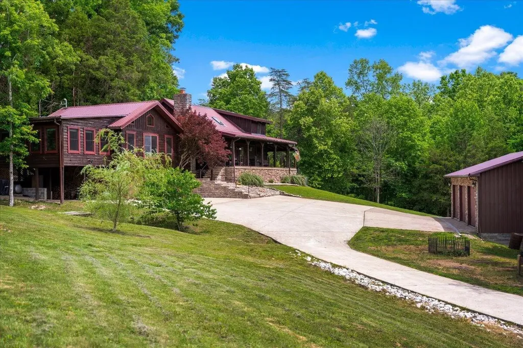 200 Old Log Lick Road Winchester KY 40391