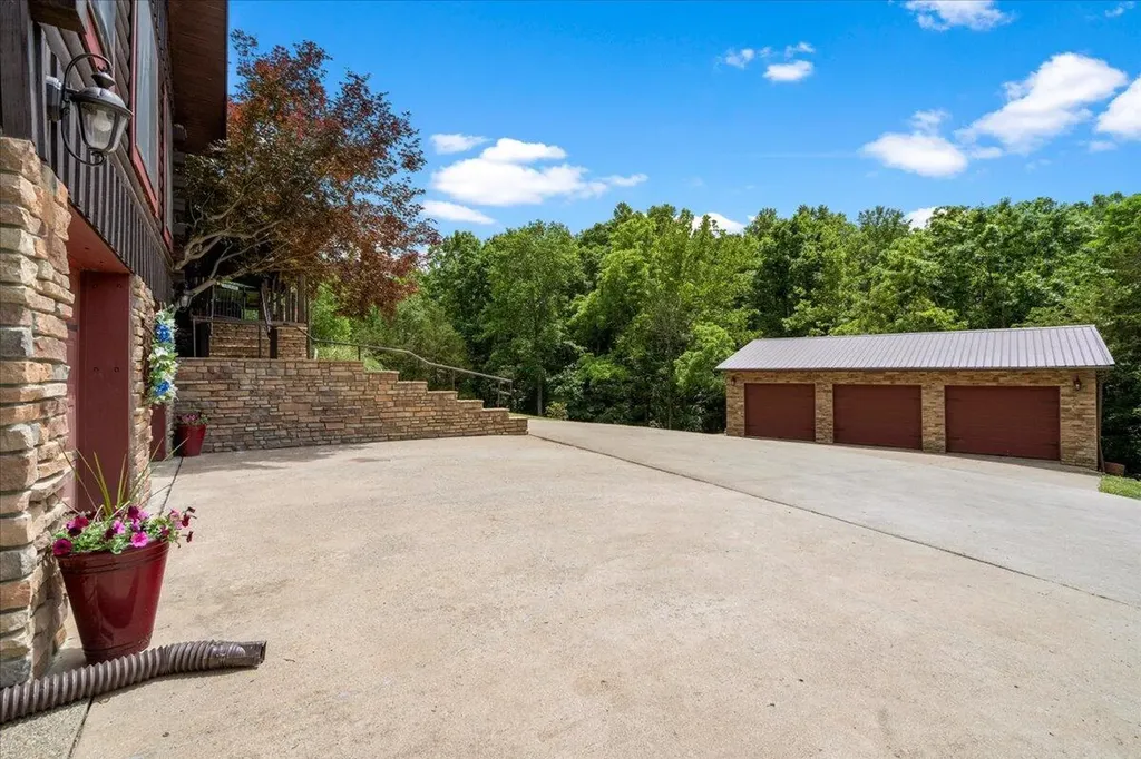200 Old Log Lick Road Winchester KY 40391