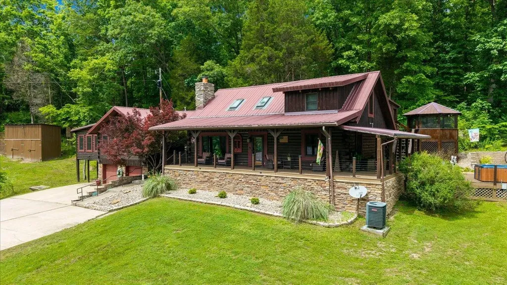 200 Old Log Lick Road Winchester KY 40391