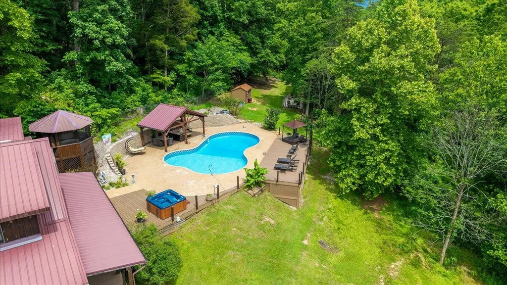200 Old Log Lick Road Winchester KY 40391