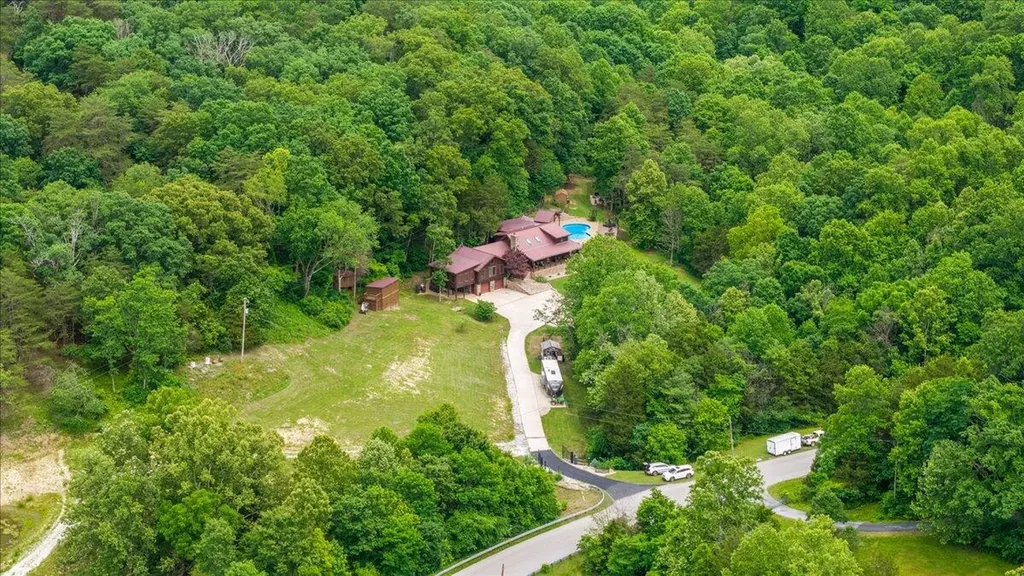 200 Old Log Lick Road Winchester KY 40391
