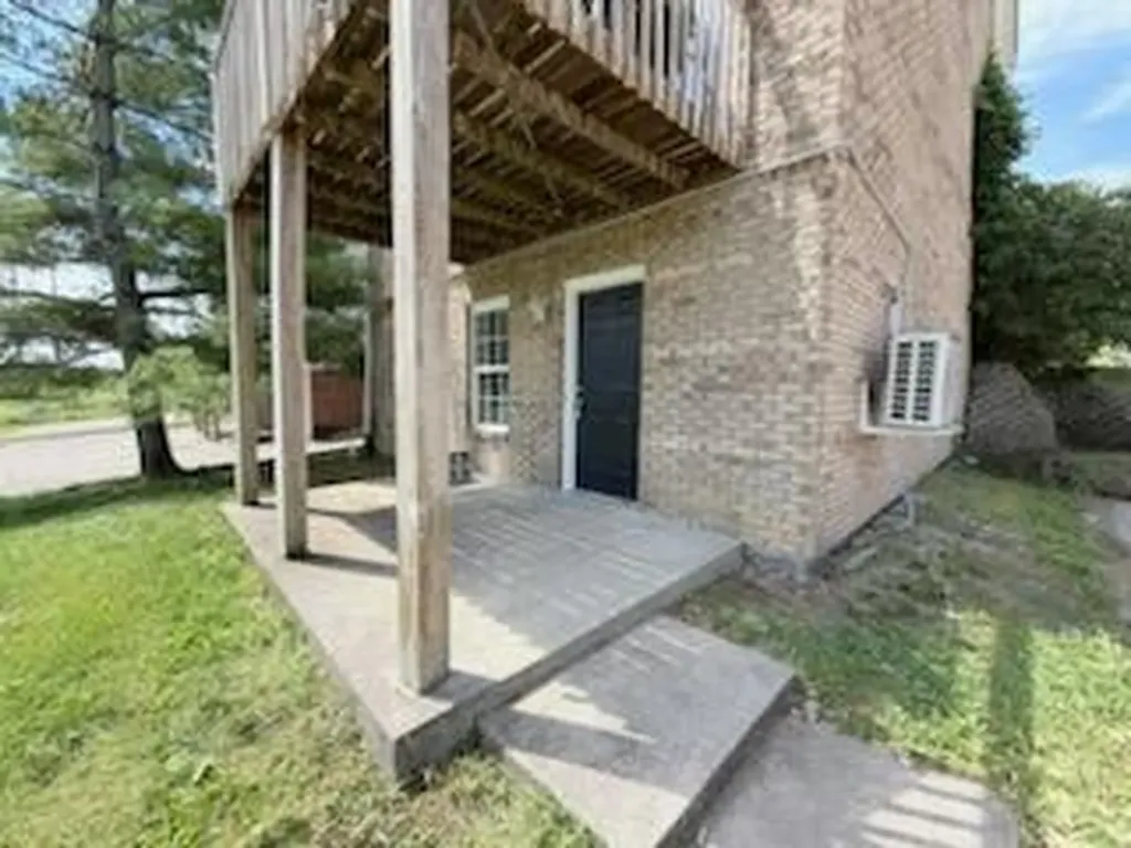 126 Woods Trail Richmond KY 40475