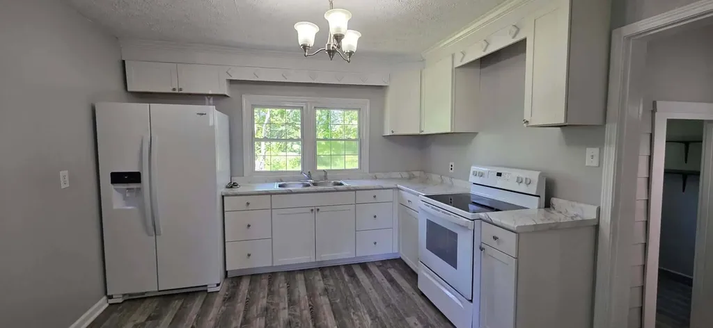 386 W Highway 635 Science Hill KY 42553