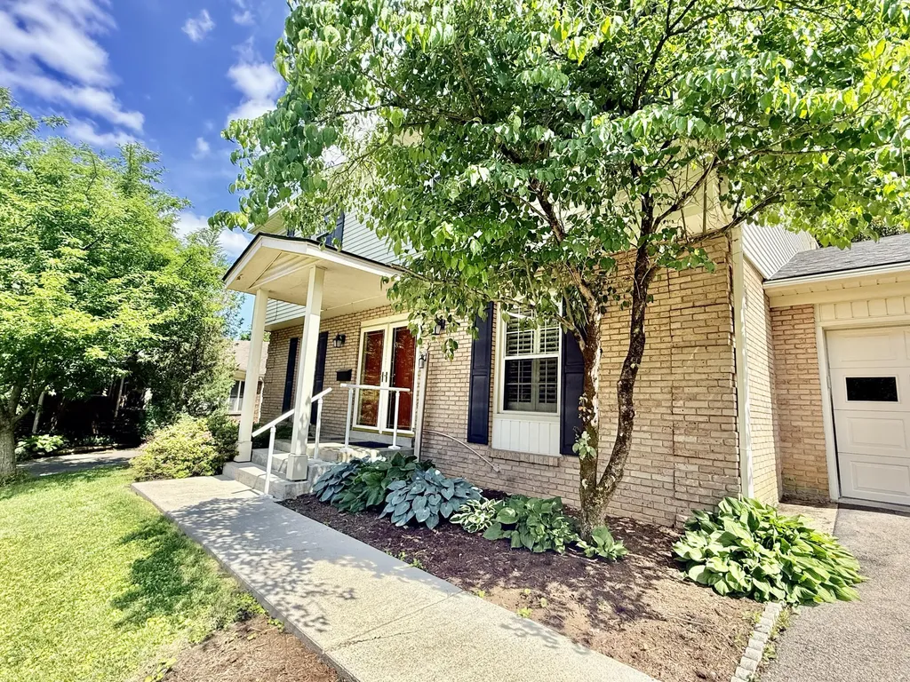 826 Glendover Cove Lexington KY 40502