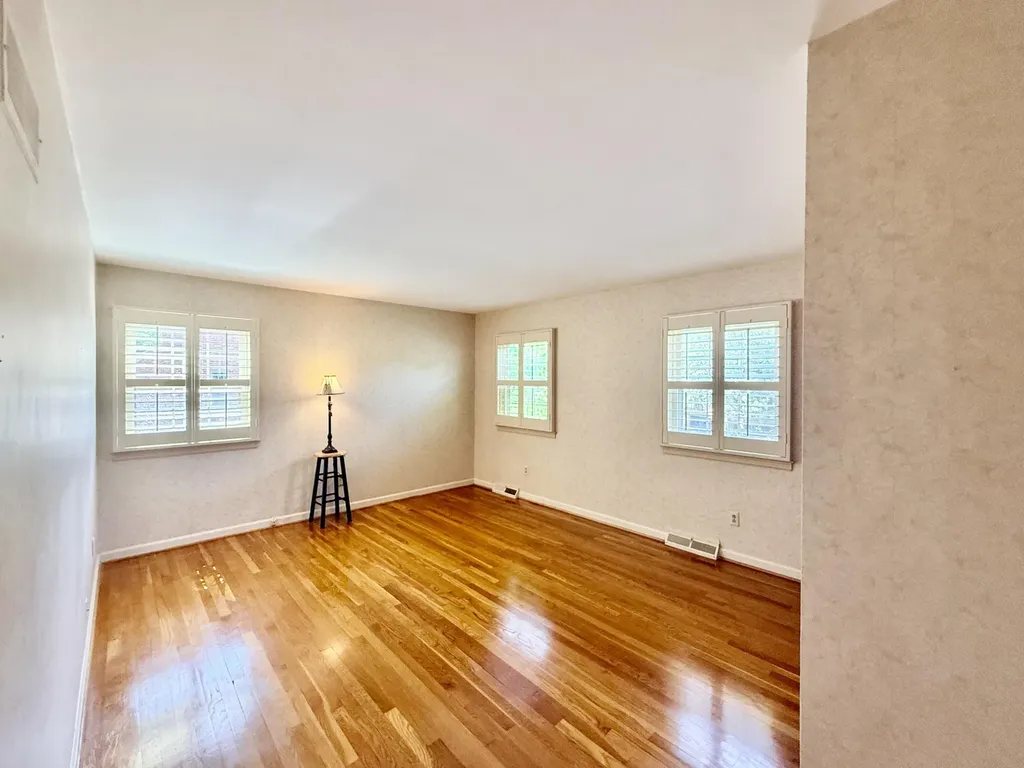 826 Glendover Cove Lexington KY 40502