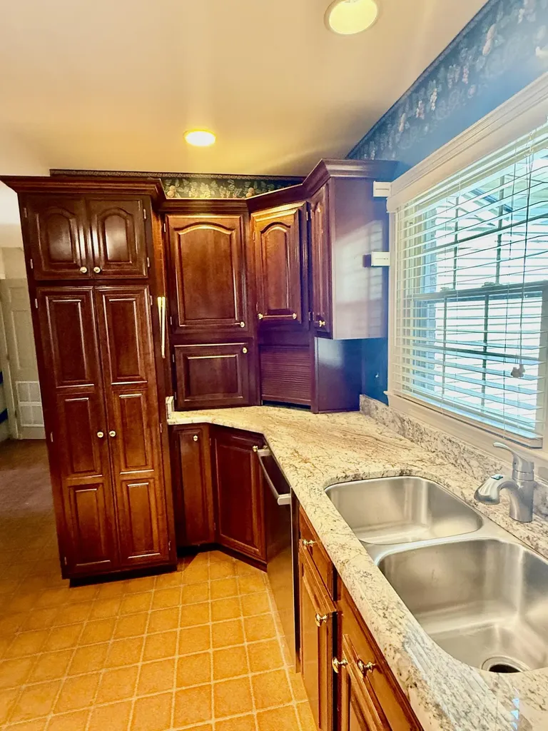 826 Glendover Cove Lexington KY 40502