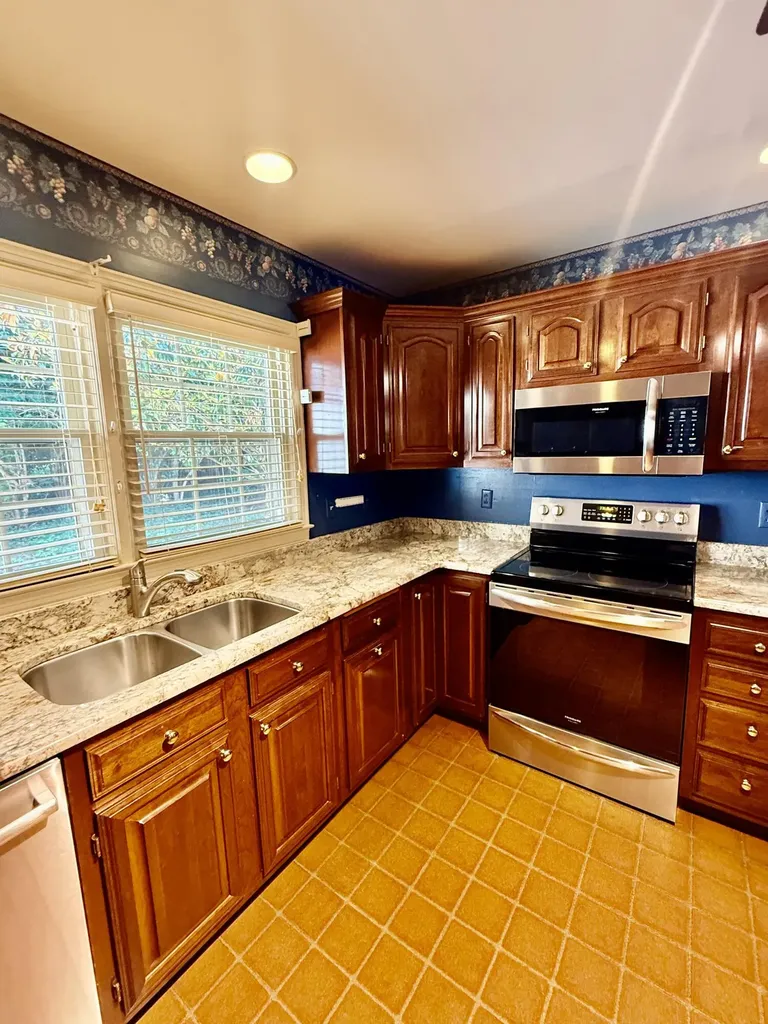 826 Glendover Cove Lexington KY 40502