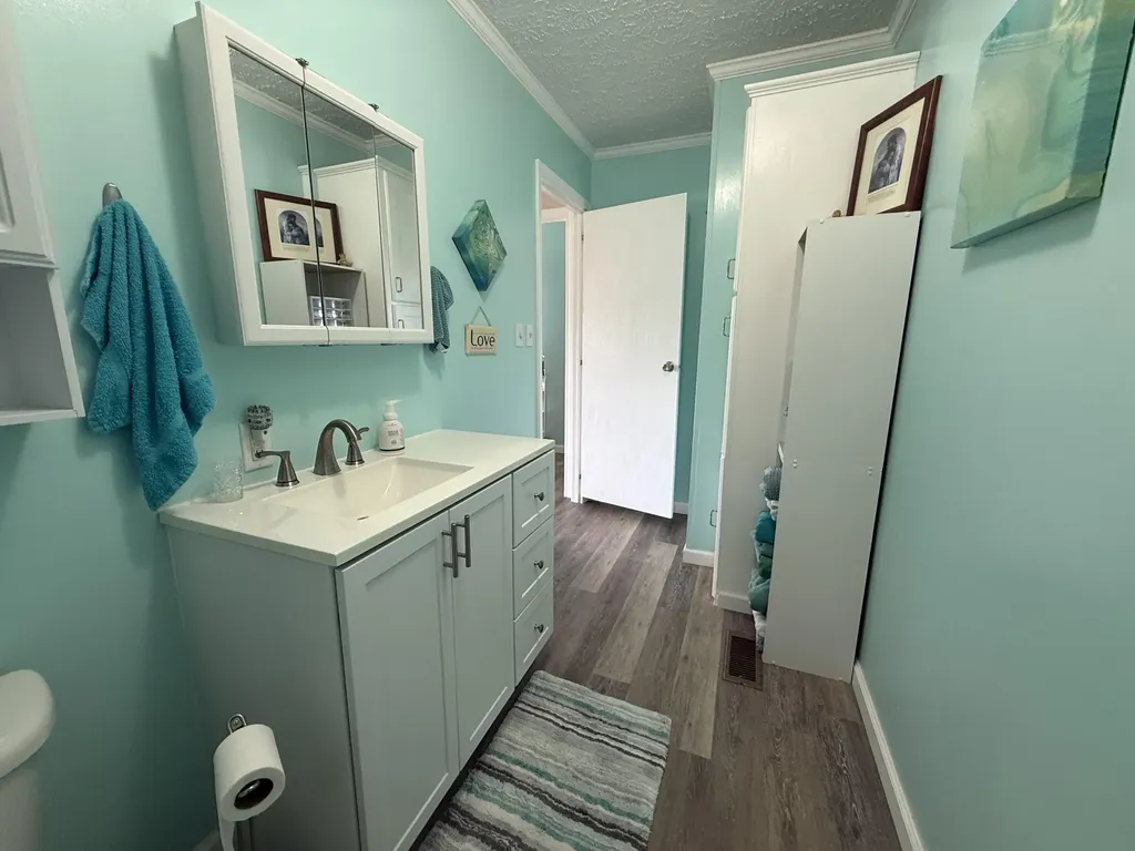 8015 Kentucky 198 Hustonville KY 40437