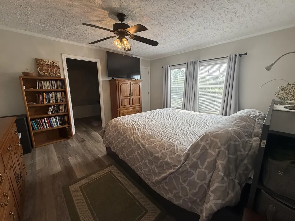 8015 Kentucky 198 Hustonville KY 40437