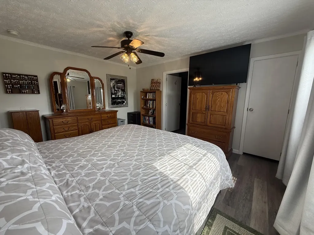 8015 Kentucky 198 Hustonville KY 40437