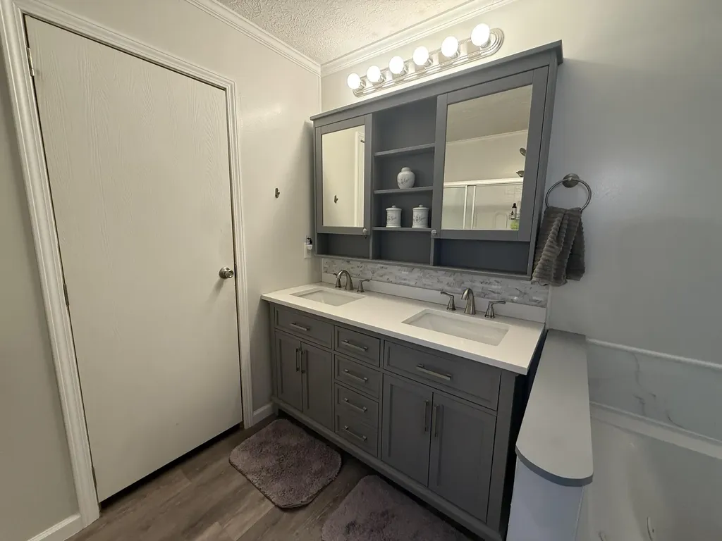 8015 Kentucky 198 Hustonville KY 40437
