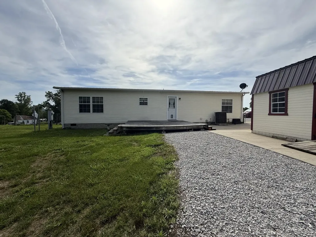 8015 Kentucky 198 Hustonville KY 40437