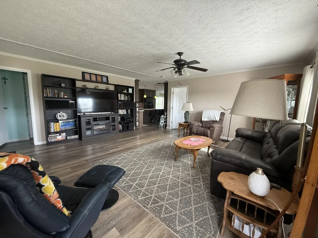 8015 Kentucky 198 Hustonville KY 40437