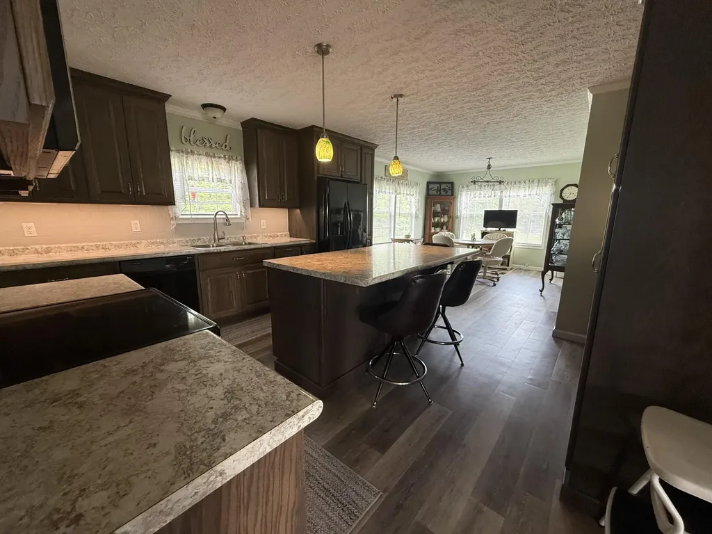 8015 Kentucky 198 Hustonville KY 40437