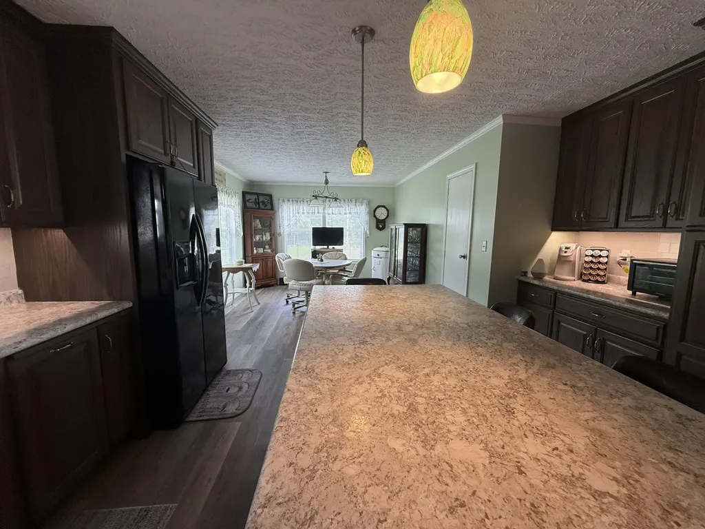 8015 Kentucky 198 Hustonville KY 40437