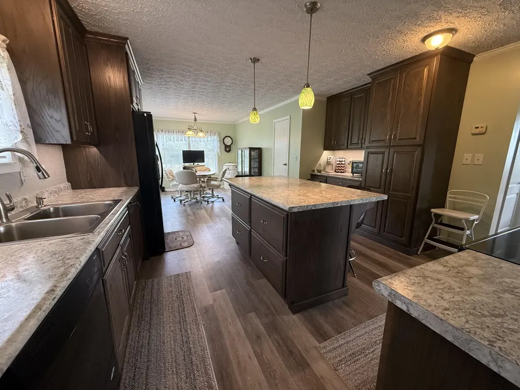 8015 Kentucky 198 Hustonville KY 40437