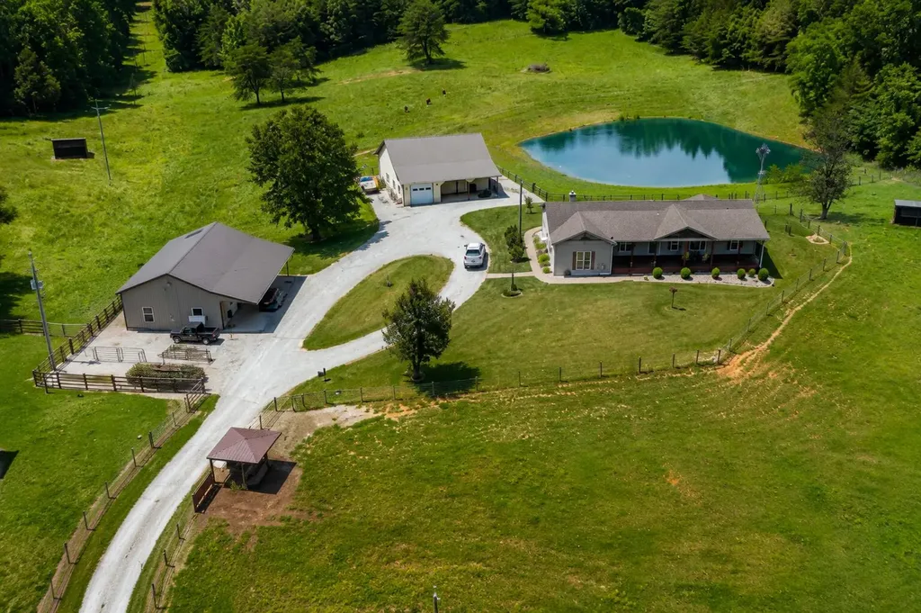 3768 Priceville Road Munfordville KY 42765