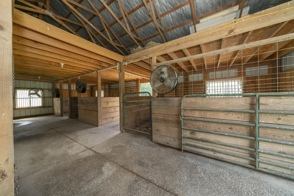 3768 Priceville Road Munfordville KY 42765