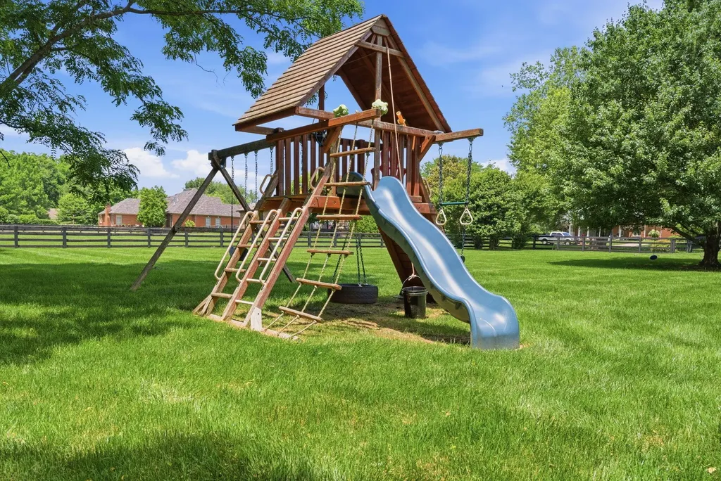 5002 Lupreese Lane Versailles KY 40383