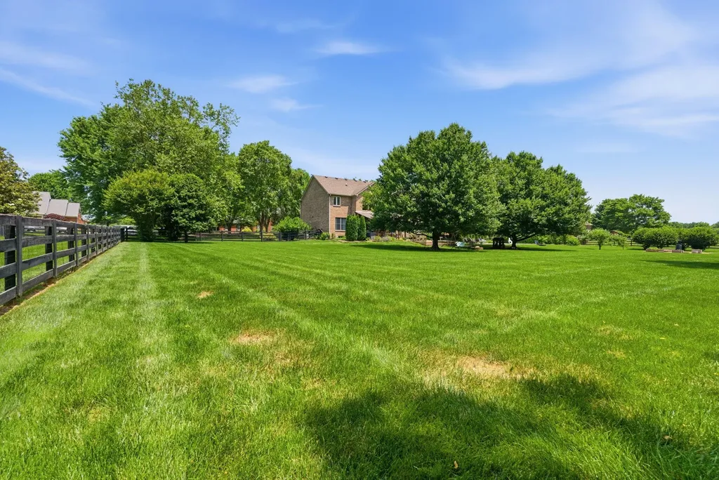 5002 Lupreese Lane Versailles KY 40383