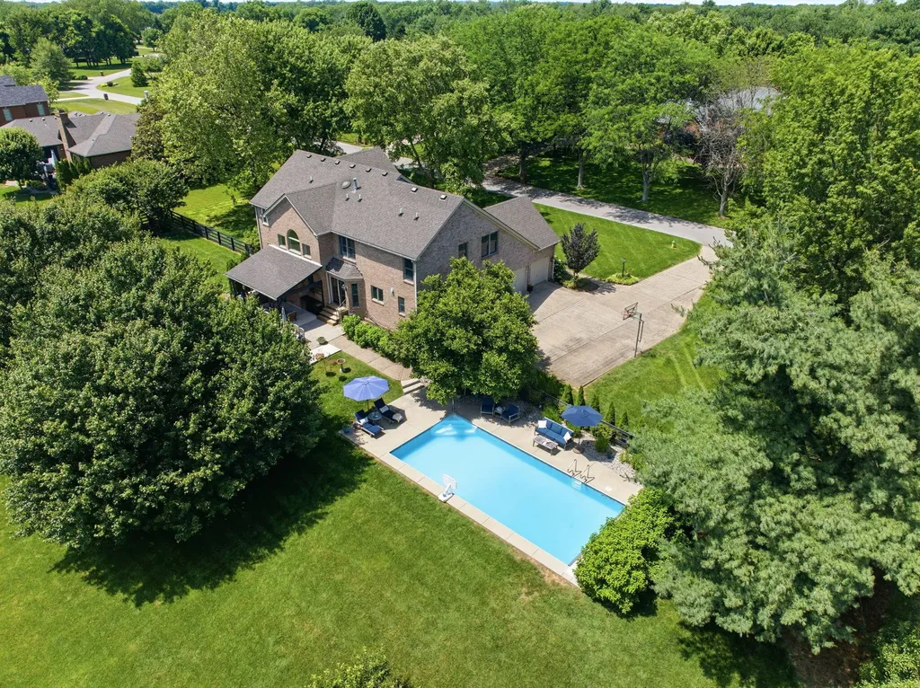 5002 Lupreese Lane Versailles KY 40383
