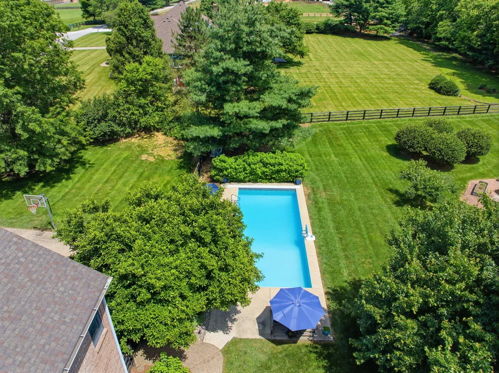 5002 Lupreese Lane Versailles KY 40383