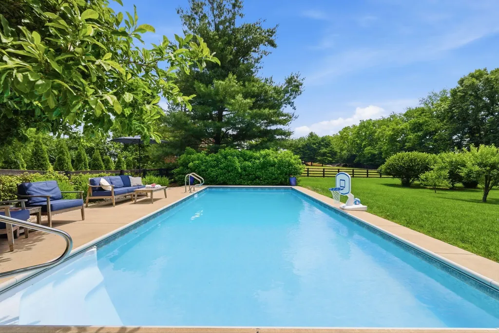 5002 Lupreese Lane Versailles KY 40383