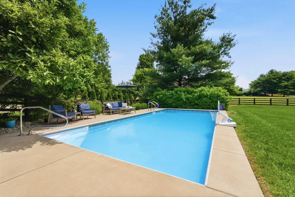 5002 Lupreese Lane Versailles KY 40383