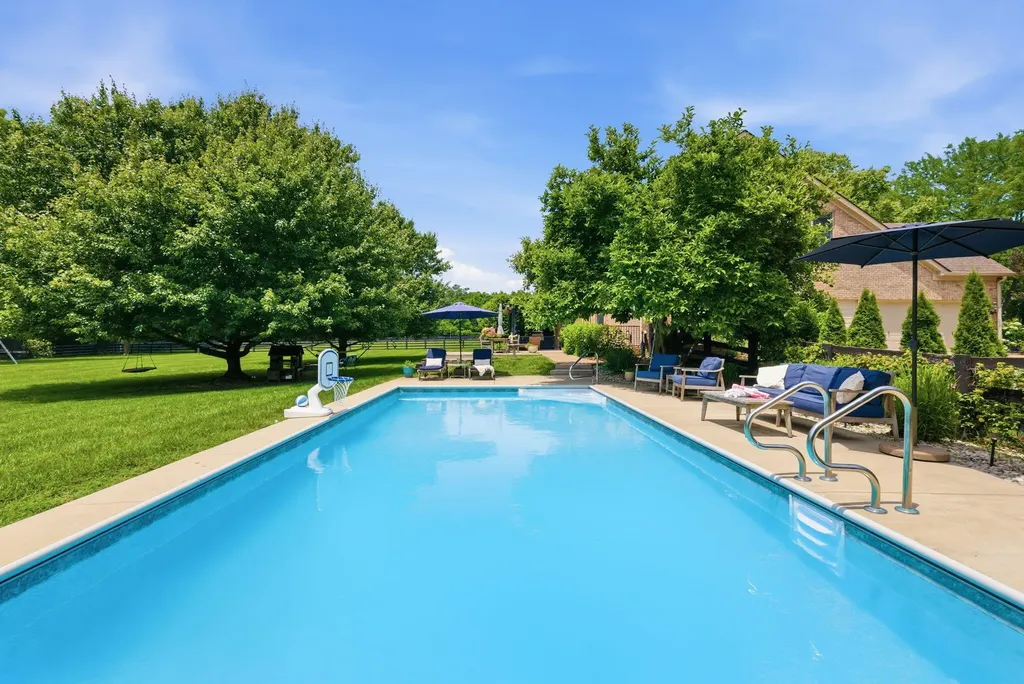5002 Lupreese Lane Versailles KY 40383