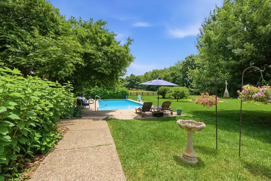 5002 Lupreese Lane Versailles KY 40383