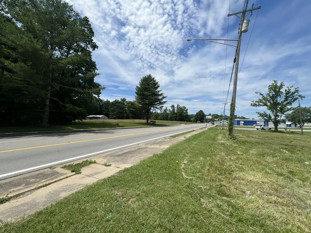 2848 U.s. 127 Russell Springs KY 42642