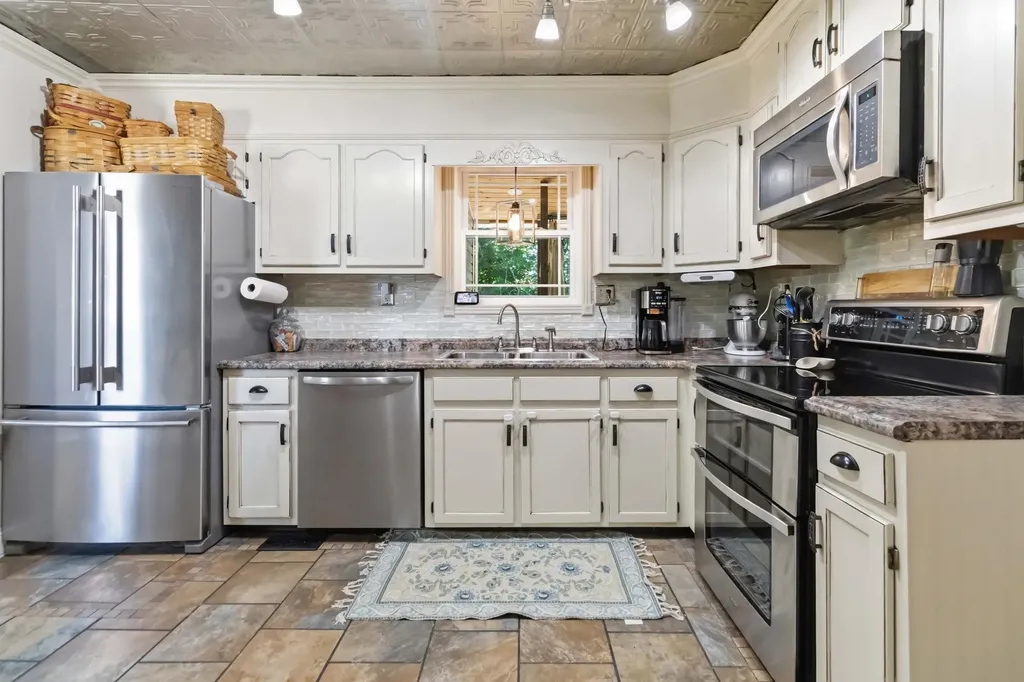 22 Taylor Subdivision Road London KY 40744