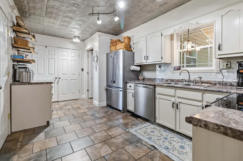 22 Taylor Subdivision Road London KY 40744