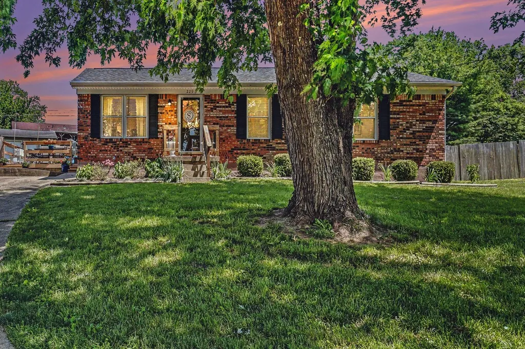 229 Hill N Dell Road Paris KY 40361