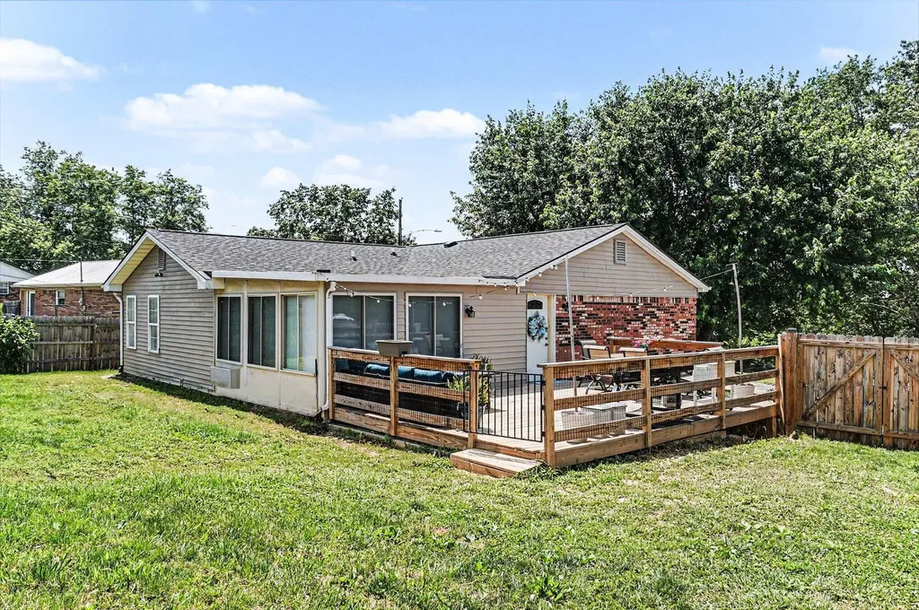 229 Hill N Dell Road Paris KY 40361