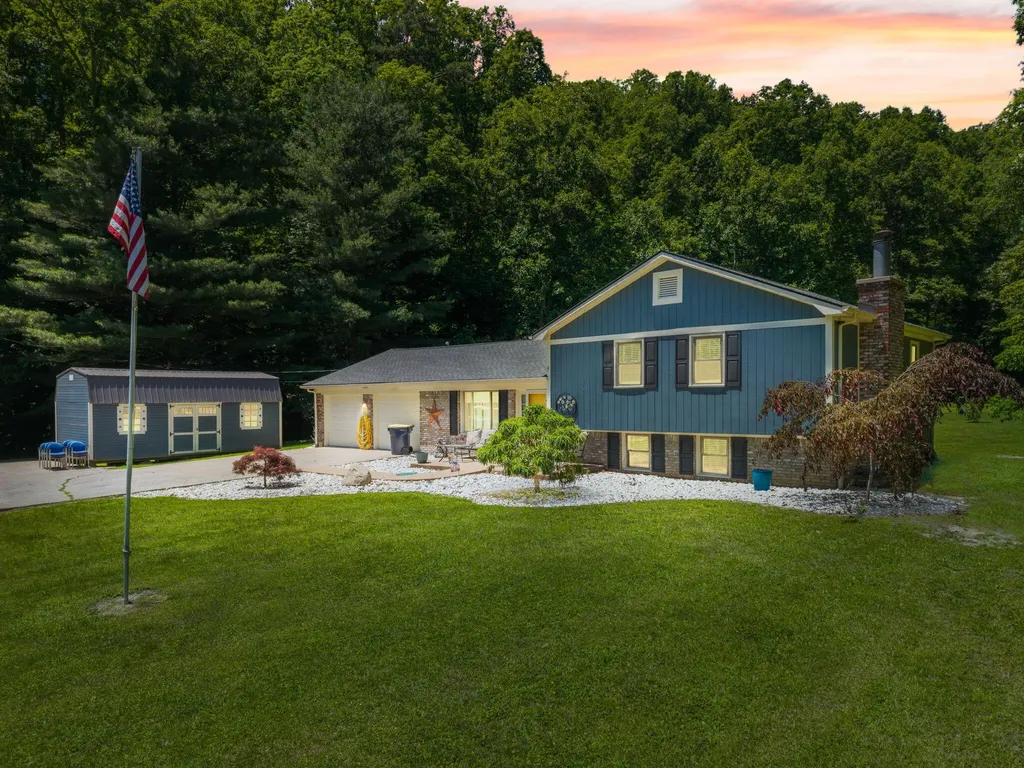 1141 Little Clear Creek Road Mt Vernon KY 40456