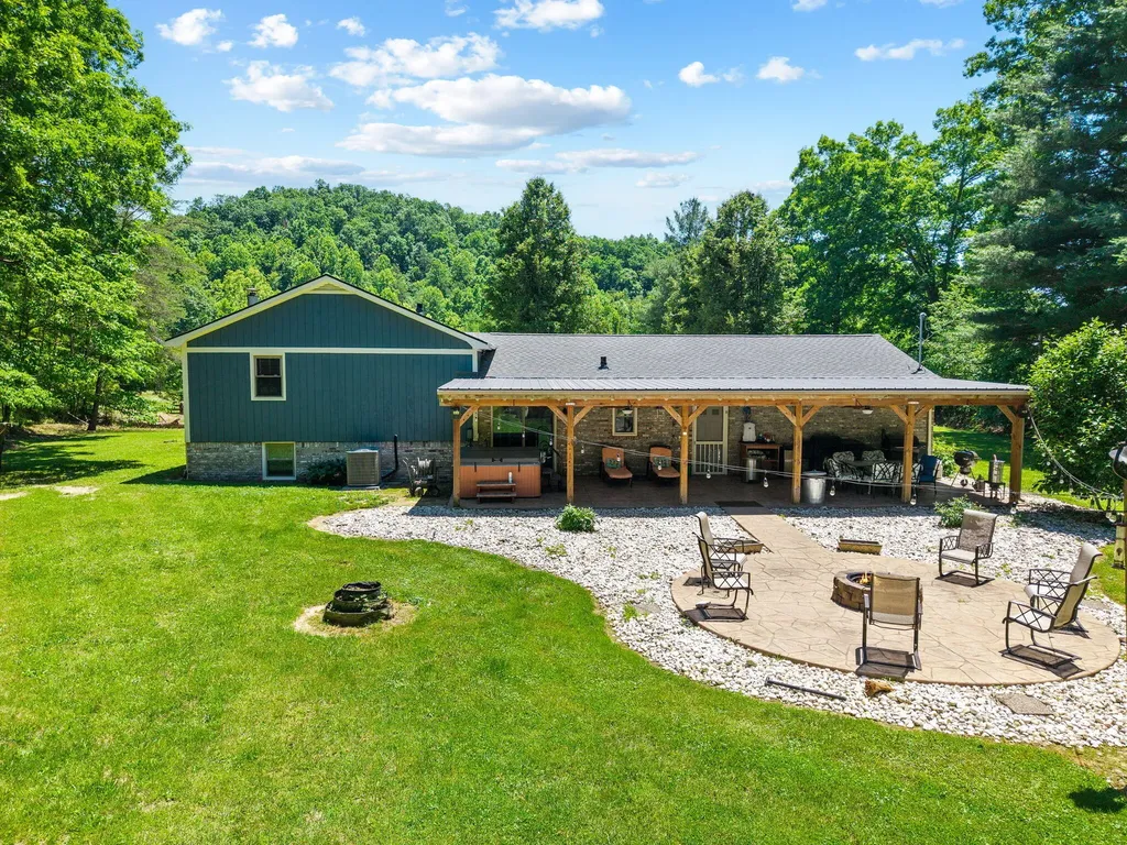 1141 Little Clear Creek Road Mt Vernon KY 40456