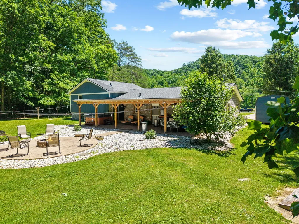 1141 Little Clear Creek Road Mt Vernon KY 40456