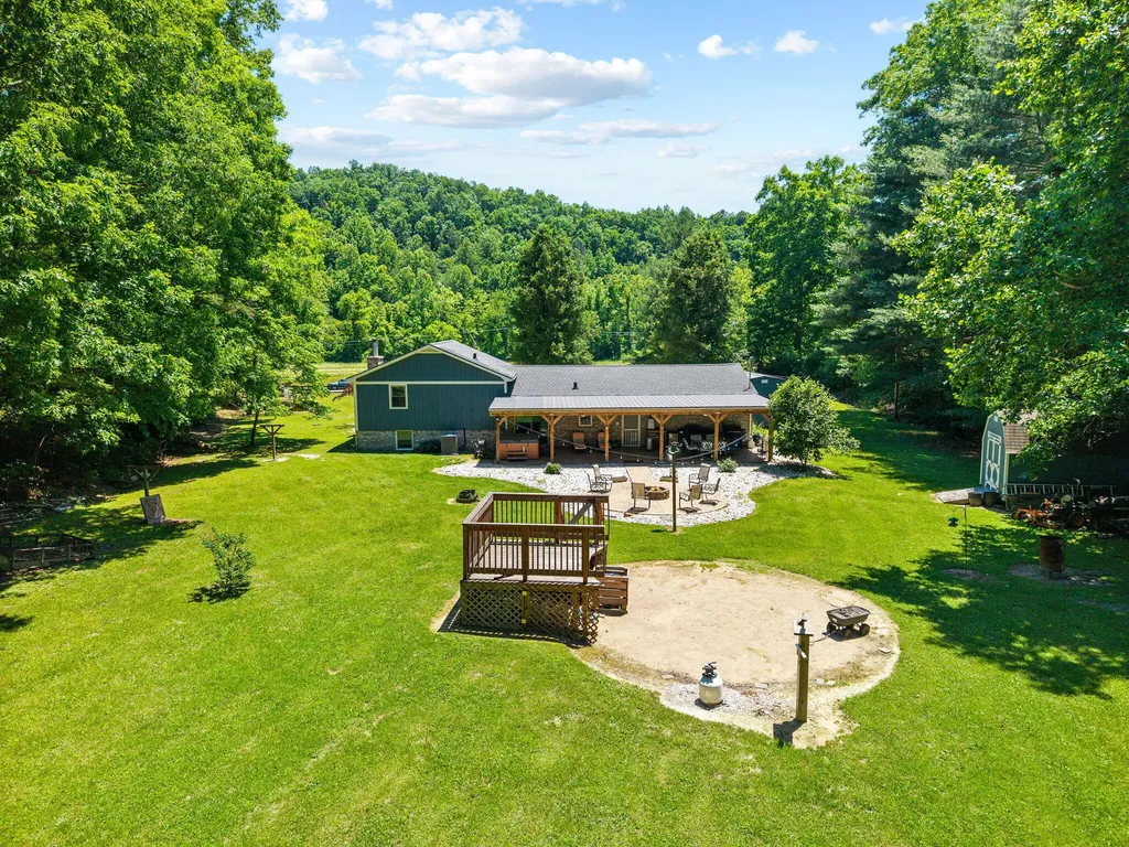 1141 Little Clear Creek Road Mt Vernon KY 40456