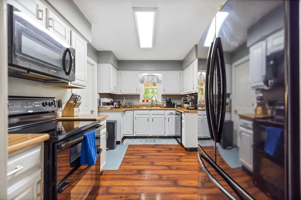 1141 Little Clear Creek Road Mt Vernon KY 40456
