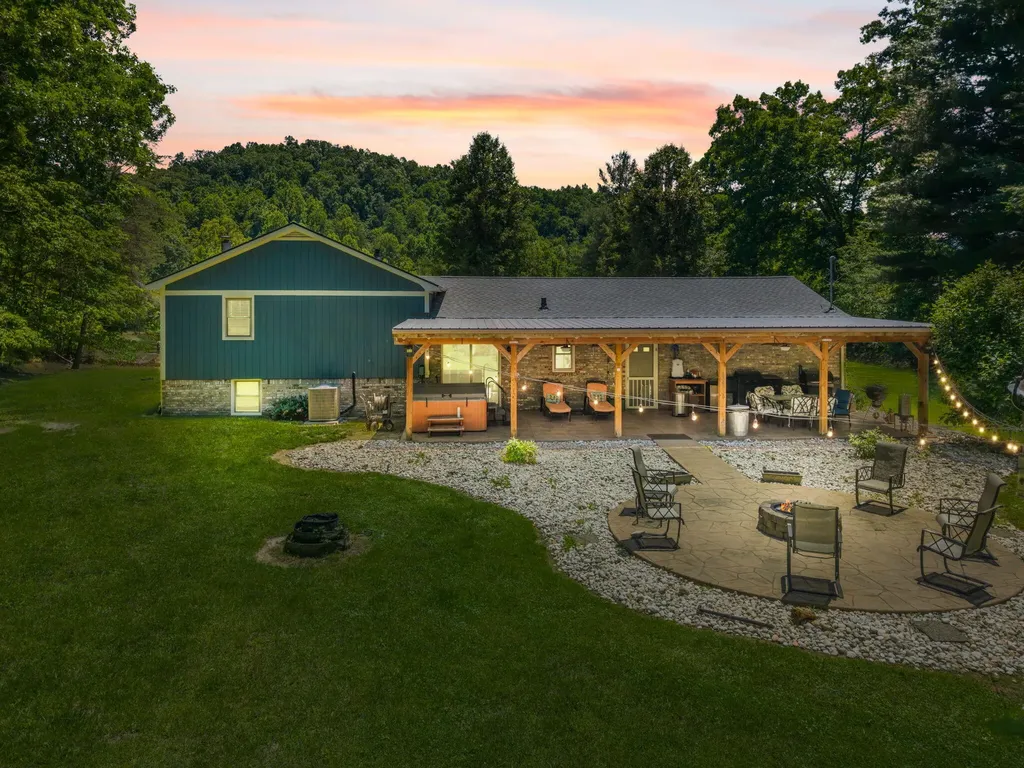 1141 Little Clear Creek Road Mt Vernon KY 40456