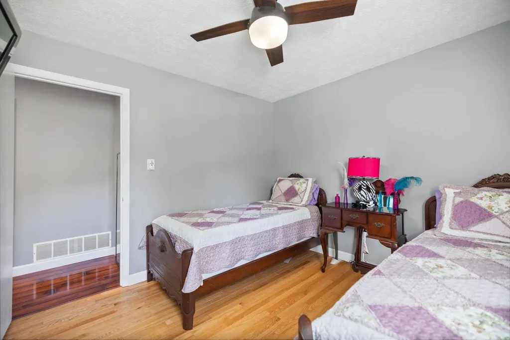 1141 Little Clear Creek Road Mt Vernon KY 40456