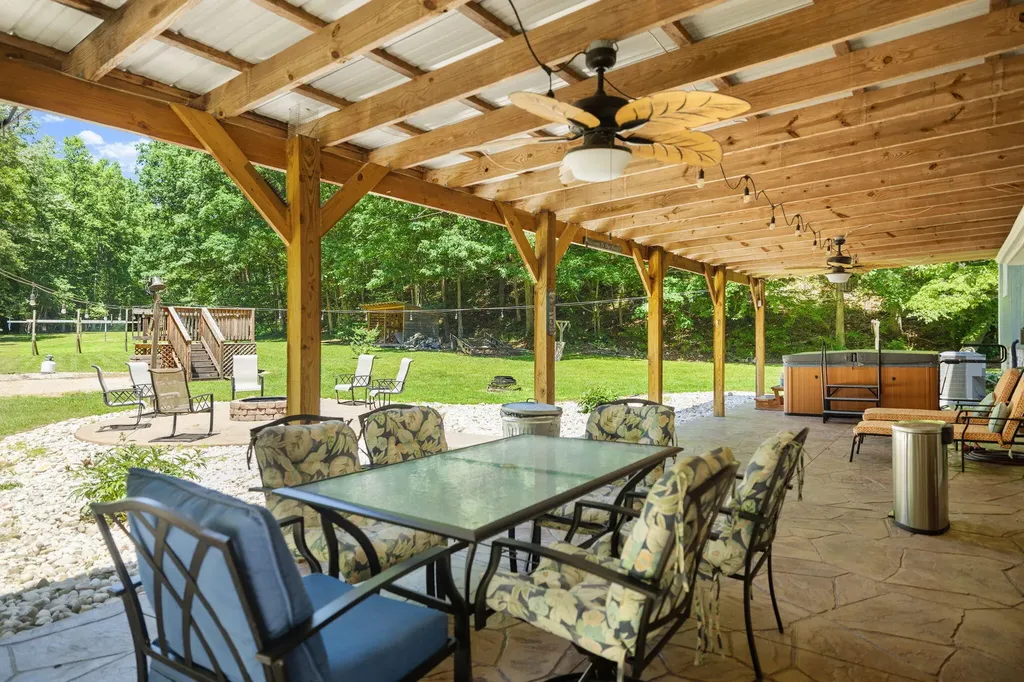 1141 Little Clear Creek Road Mt Vernon KY 40456